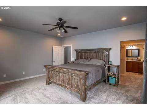 Bedroom - 175 Doe Rd, Glide, OR 97443 photo 8 of 8