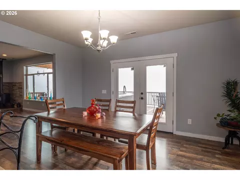 Dining - 175 Doe Rd, Glide, OR 97443 photo 1 of 2