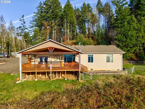 Exterior - 175 Doe Rd, Glide, OR 97443 photo 2 of 9