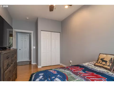 Bedroom - 175 Doe Rd, Glide, OR 97443 photo 3 of 8