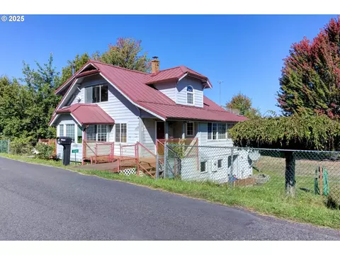 11683 Carver Rd, Clatskanie, OR 97016