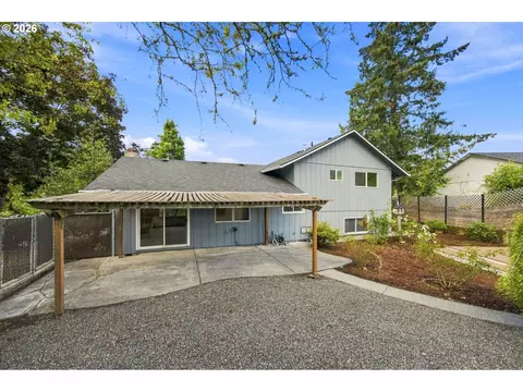Exterior - 2500 SW 15th St, Gresham, OR 97080 photo 6 of 13