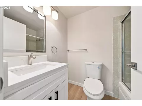 Bath - 2500 SW 15th St, Gresham, OR 97080 photo 3 of 4