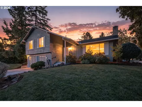 Exterior - 2500 SW 15th St, Gresham, OR 97080 photo 3 of 13