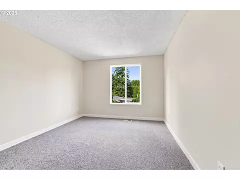 Bedroom - 2500 SW 15th St, Gresham, OR 97080 photo 5 of 7