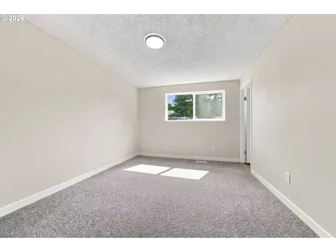 Bedroom - 2500 SW 15th St, Gresham, OR 97080 photo 2 of 7