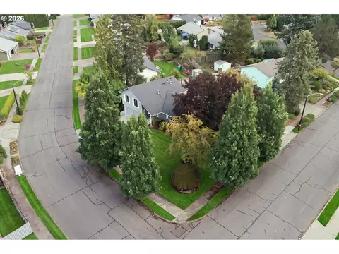 View/Area - 2500 SW 15th St, Gresham, OR 97080 photo 2 of 2
