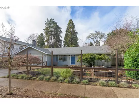 2290 Blackburn St, Eugene, OR 97405