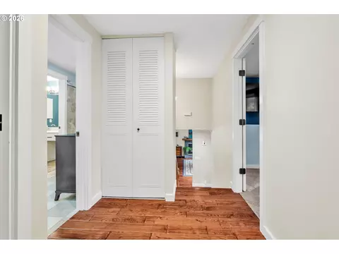 Entry Way - 2897 Timberline Dr, Eugene, OR 97405 photo 6 of 6