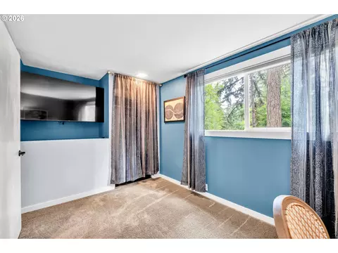 Bedroom - 2897 Timberline Dr, Eugene, OR 97405 photo 1 of 7