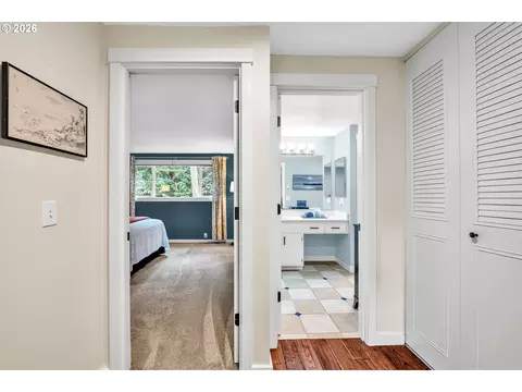 Entry Way - 2897 Timberline Dr, Eugene, OR 97405 photo 5 of 6