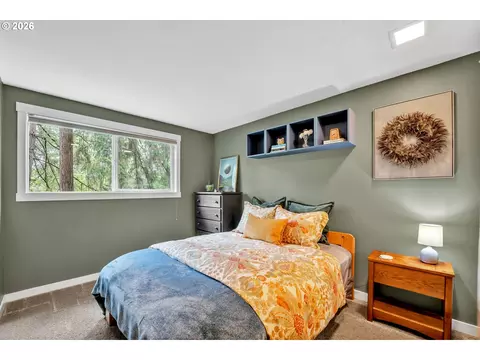 Bedroom - 2897 Timberline Dr, Eugene, OR 97405 photo 2 of 7