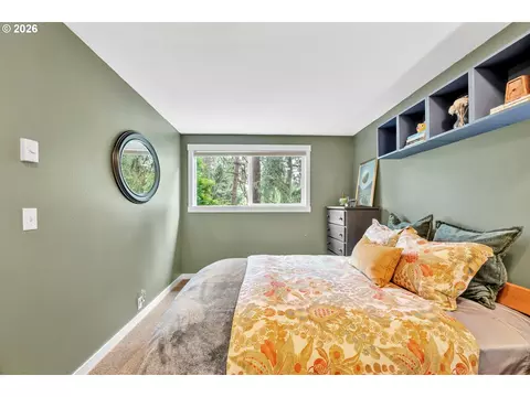 Bedroom - 2897 Timberline Dr, Eugene, OR 97405 photo 3 of 7