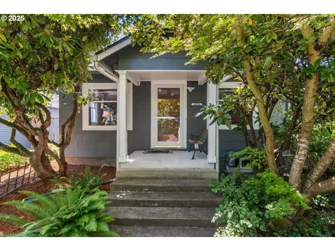 4256 NE Simpson St, Portland, OR 97218