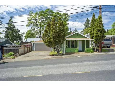 307 N Ash St, Bingen, WA 98605