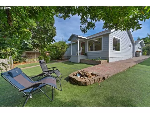 2785 Sherman Ave, North Bend, OR 97459
