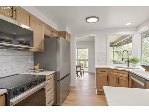 Kitchen - 2355 Panorama Dr, Eugene, OR 97405 photo 2 of 6