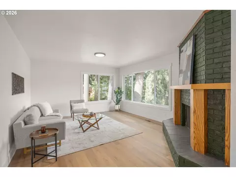 Living - 2355 Panorama Dr, Eugene, OR 97405 photo 1 of 10