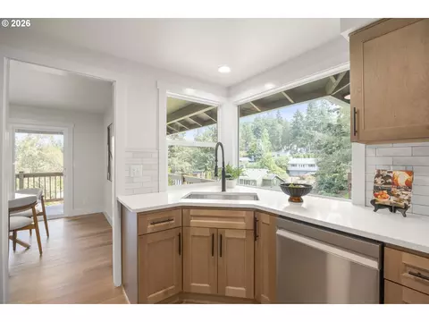 Kitchen - 2355 Panorama Dr, Eugene, OR 97405 photo 3 of 6