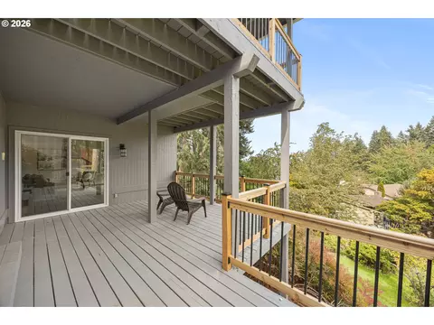 Exterior - 2355 Panorama Dr, Eugene, OR 97405 photo 3 of 9