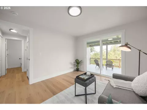Living - 2355 Panorama Dr, Eugene, OR 97405 photo 10 of 10