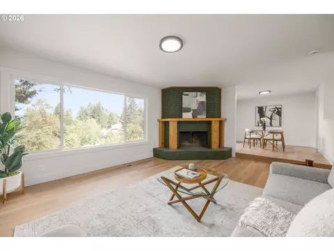 Living - 2355 Panorama Dr, Eugene, OR 97405 photo 3 of 10