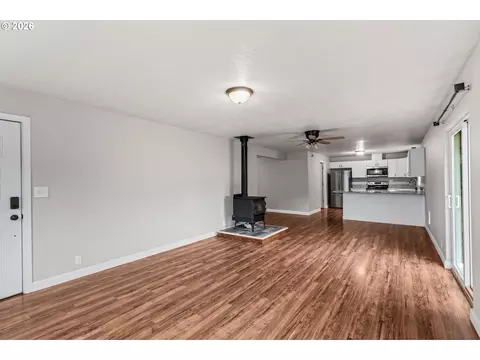 Living - 117 E B Ave, Drain, OR 97435 photo 2 of 6