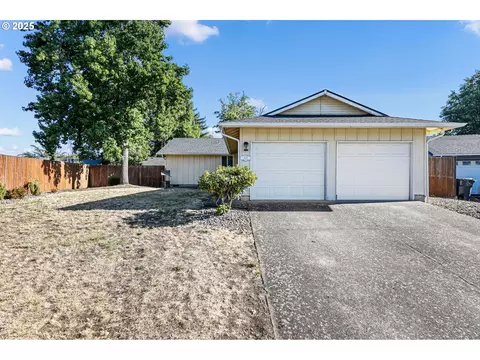 2195 Cosmoledo St, Eugene, OR 97402