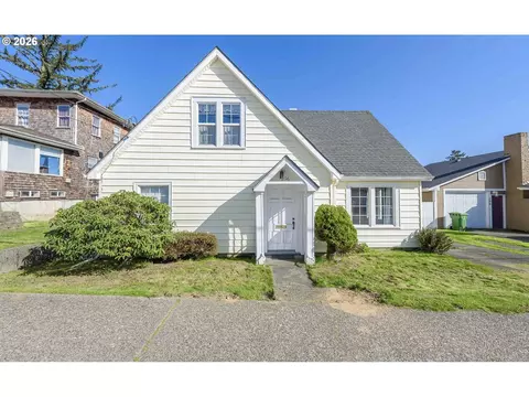 296 S 10th St, Coos Bay, OR 97420