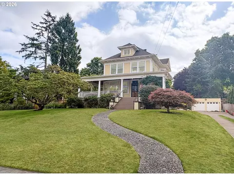 322 SE 61st Ave, Portland, OR 97215