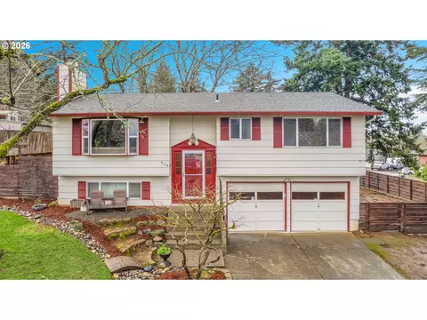 638 SW 7th St, Gresham, OR 97080