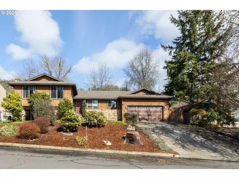 2382 NW Esquire Dr, Roseburg, OR 97471