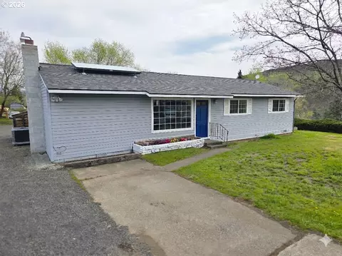 1027 Sunflower St, The Dalles, OR 97058