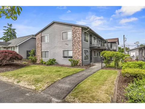 1521 9th Ave, Longview, WA 98632
