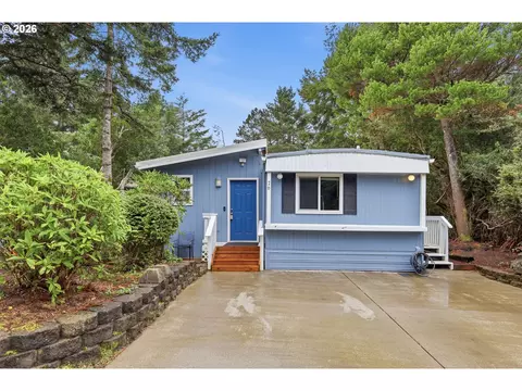 1600 Rhododendron Dr #76, Florence, OR 97439