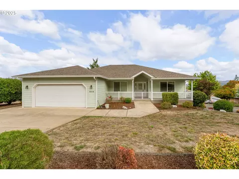 2838 W Juniper Ct, Roseburg, OR 97471