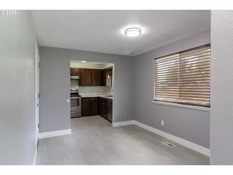 935 E Gladys Ave, Hermiston, OR 97838 photo 6