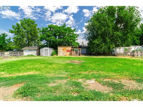 935 E Gladys Ave, Hermiston, OR 97838 photo 19