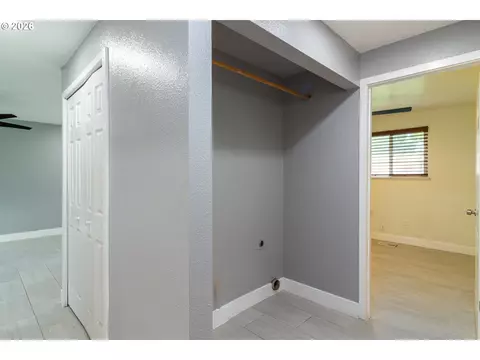 935 E Gladys Ave, Hermiston, OR 97838 photo 12