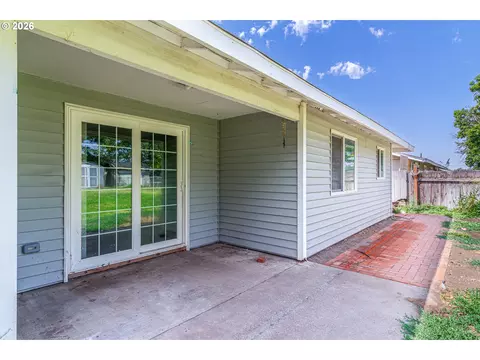 935 E Gladys Ave, Hermiston, OR 97838 photo 16