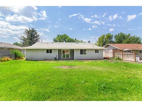 935 E Gladys Ave, Hermiston, OR 97838 photo 18