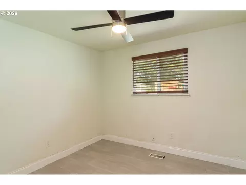 935 E Gladys Ave, Hermiston, OR 97838 photo 13