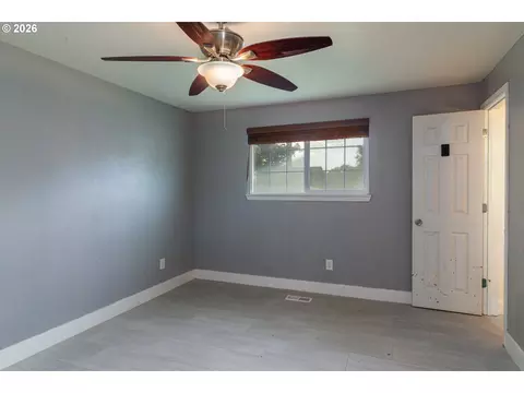 935 E Gladys Ave, Hermiston, OR 97838 photo 9