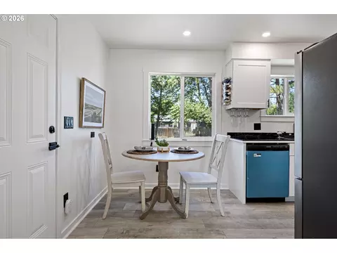 Dining - 1510 Wilson St, Eugene, OR 97402 photo 1 of 1