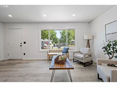 Living - 1510 Wilson St, Eugene, OR 97402 photo 1 of 5