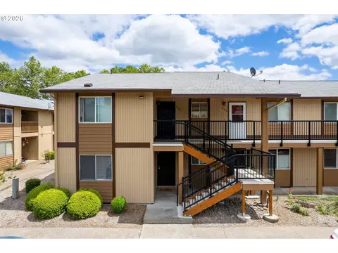 3404 19th Ave #101, Forest Grove, OR 97116