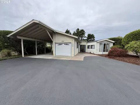 1600 Rhododendron Dr #103, Florence, OR 97439