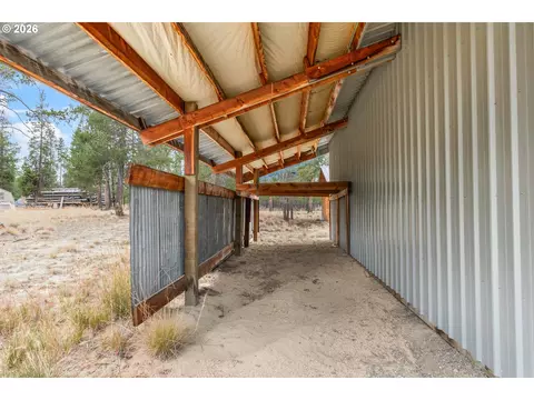 Exterior - 149930 Kurtz Rd, La Pine, OR 97739 photo 5 of 12