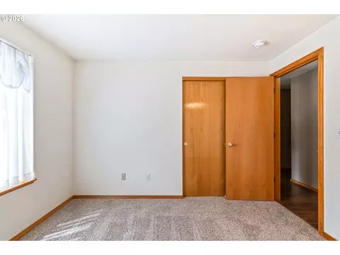 Bedroom - 149930 Kurtz Rd, La Pine, OR 97739 photo 5 of 7
