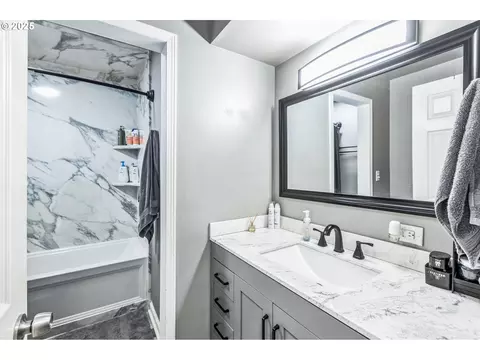 Bath - 663 E 4th Ave, Riddle, OR 97469 photo 2 of 2
